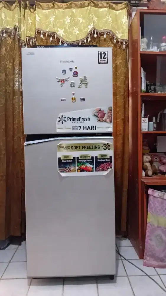 Kulkas panasonic 2 pintu