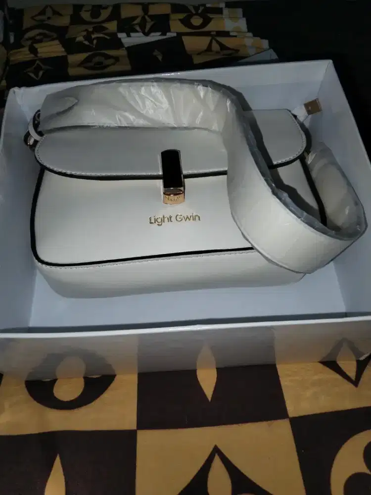 Di jual cepat tas baru