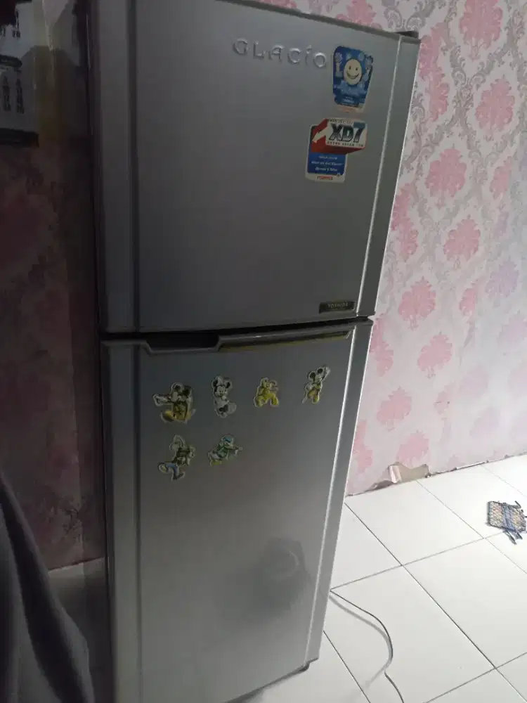 Dijual kulkas 2 pintu