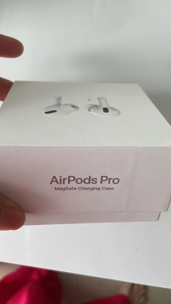 Aipords Pro 1 Apple