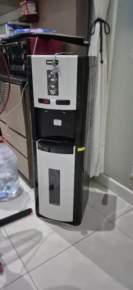 DISPENSER MIYAKO WDP 300 HOT & COOL TABUNG BAWAH