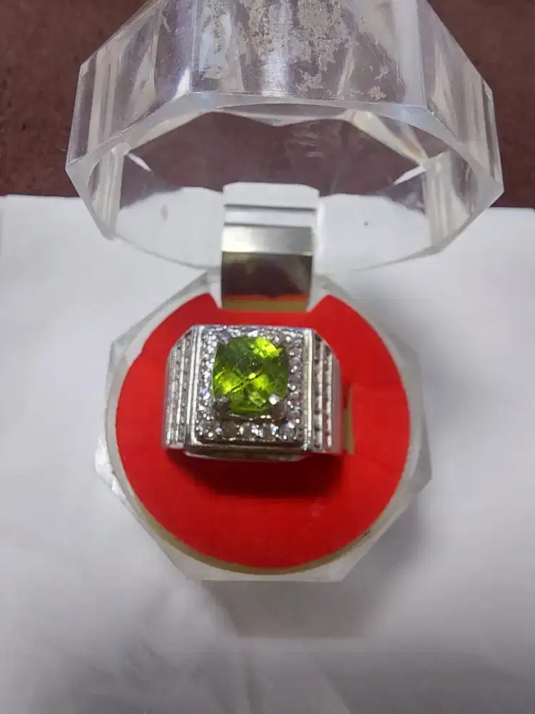 Cincin Permata Perak Peridot