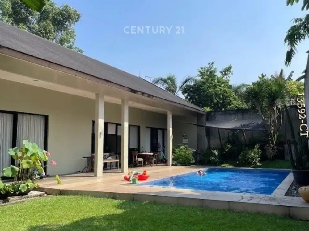 Dijual Rumah Luas Dengan Kolam Renang DiTangerang Selatan