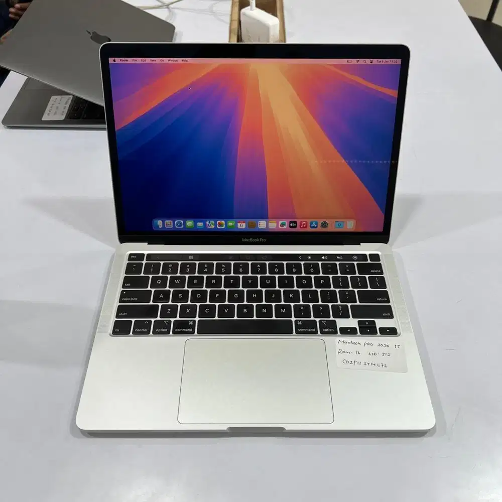 MacBook Pro 13 2020 i5 16/512GB