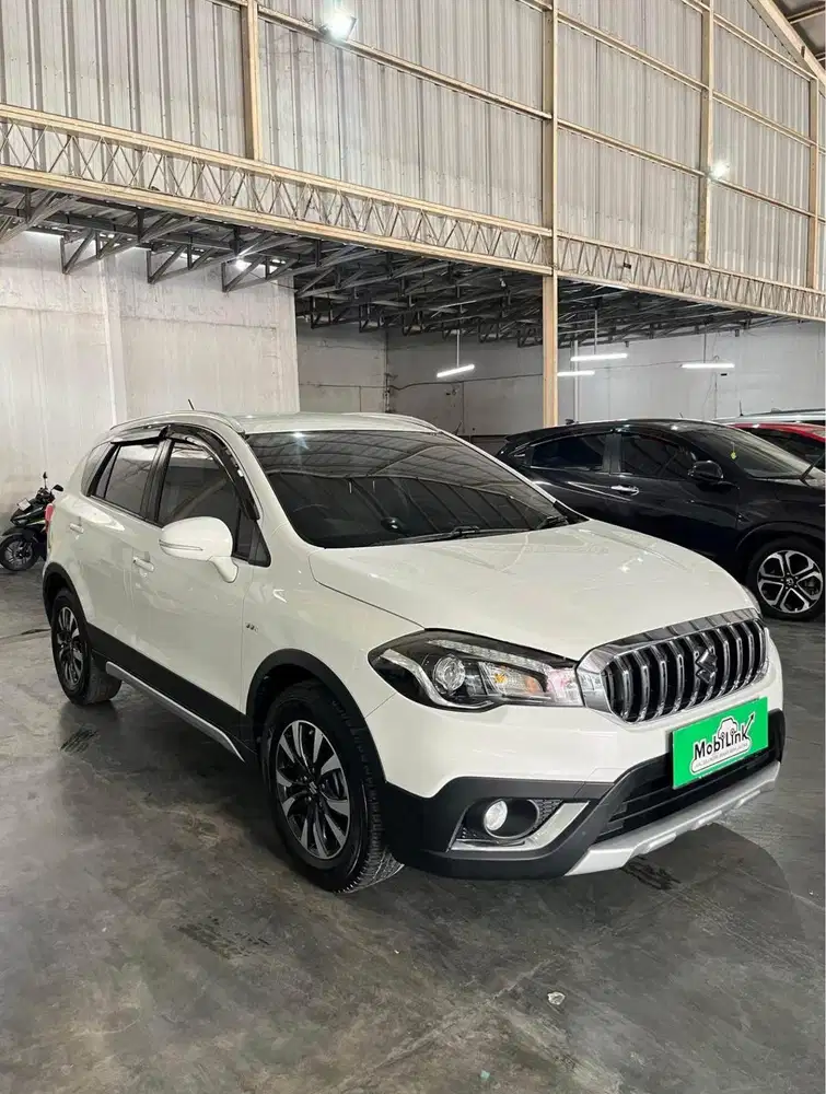 Suzuki S-Cross Matic 2019 Dp 5 juta Ban Tebal Nyaman