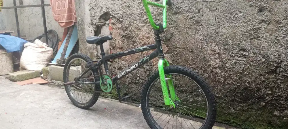 sepeda BMX genio fury street