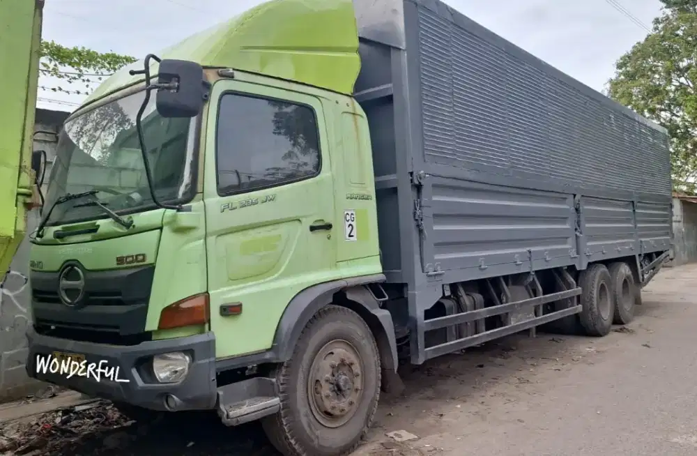 Hino Lohan 500 FL 235 Jw Tronton 6×2 Wingbox 9.7 mtr Bio Solar Turbo