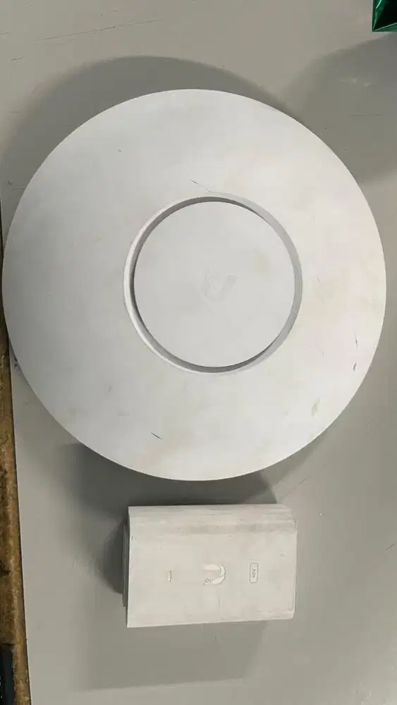 UBIQUITI U6-LR WIFI-6