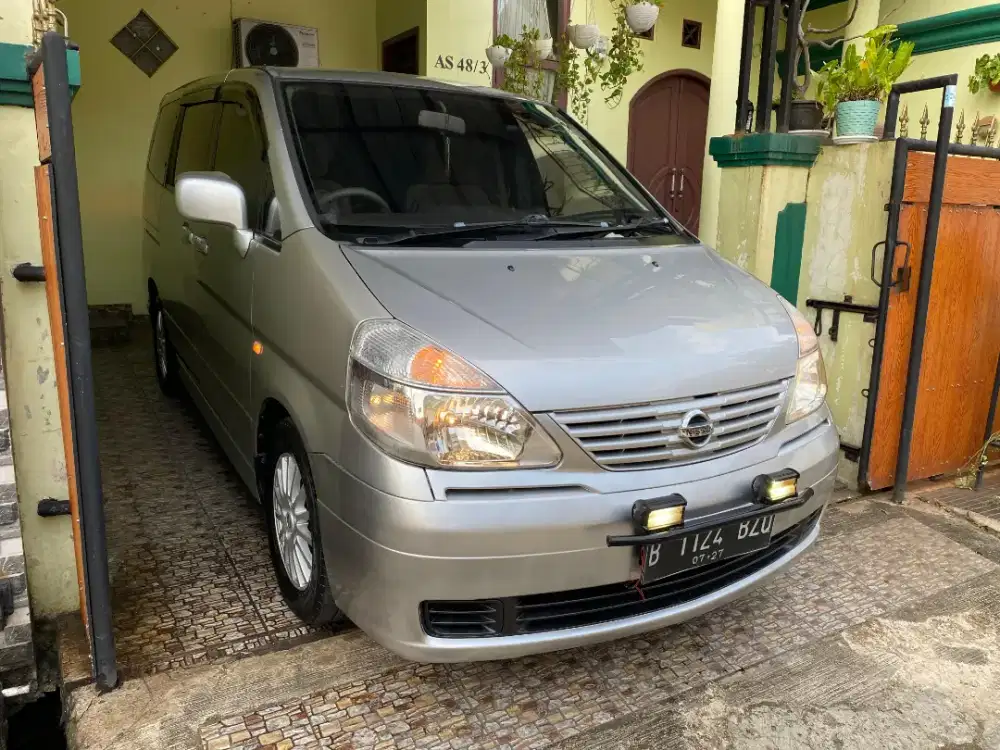 Dijual Nissan Serena 2.0 CT 2012 Metic