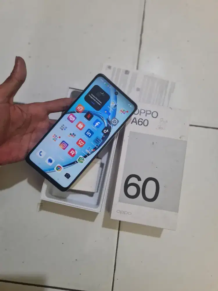 Oppo a60 lengkap 8/128