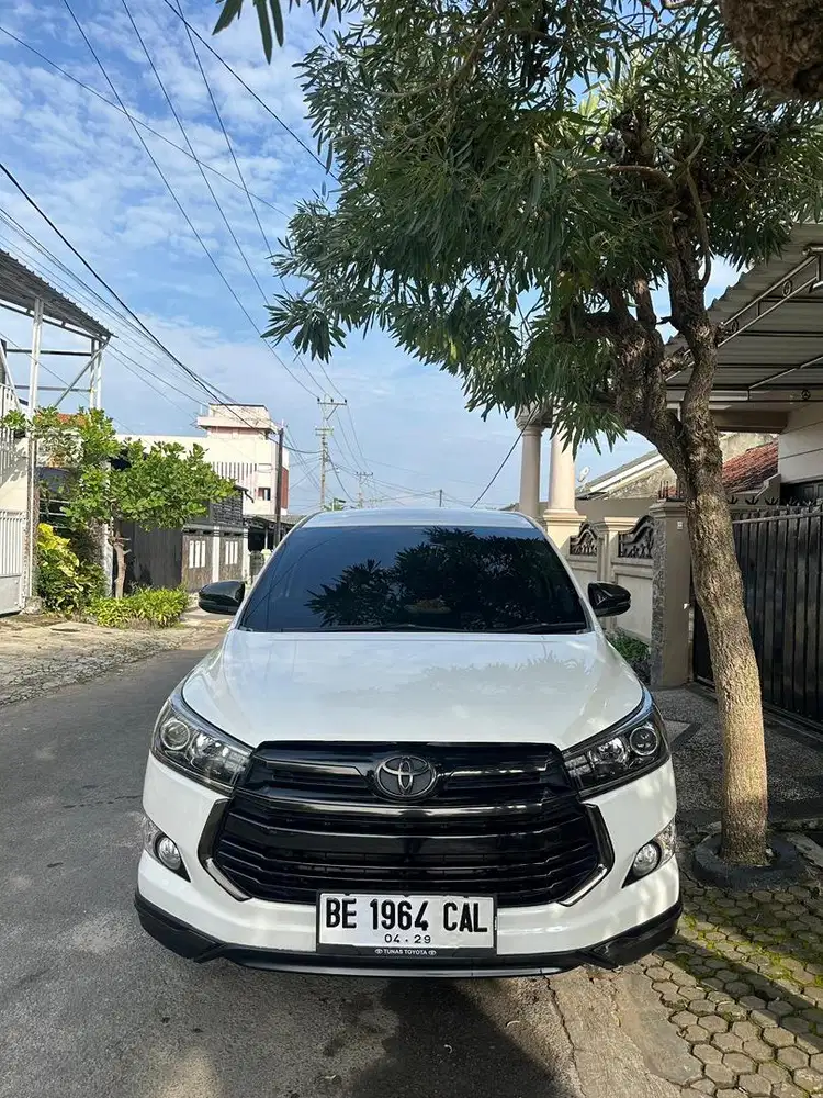 INNOVA VENTURER 2019 AT