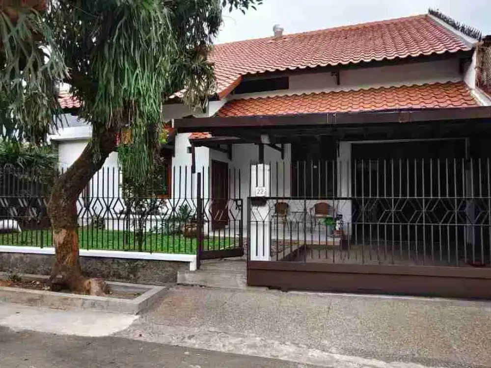Sewa rumah besar bagus siap huni