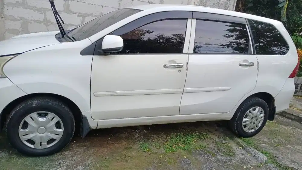 DIJUAL DAIHATSU XENIA 1.3 X TAHUN 2015
