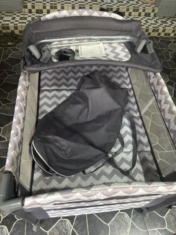 Ranjang bayi Pliko next to me