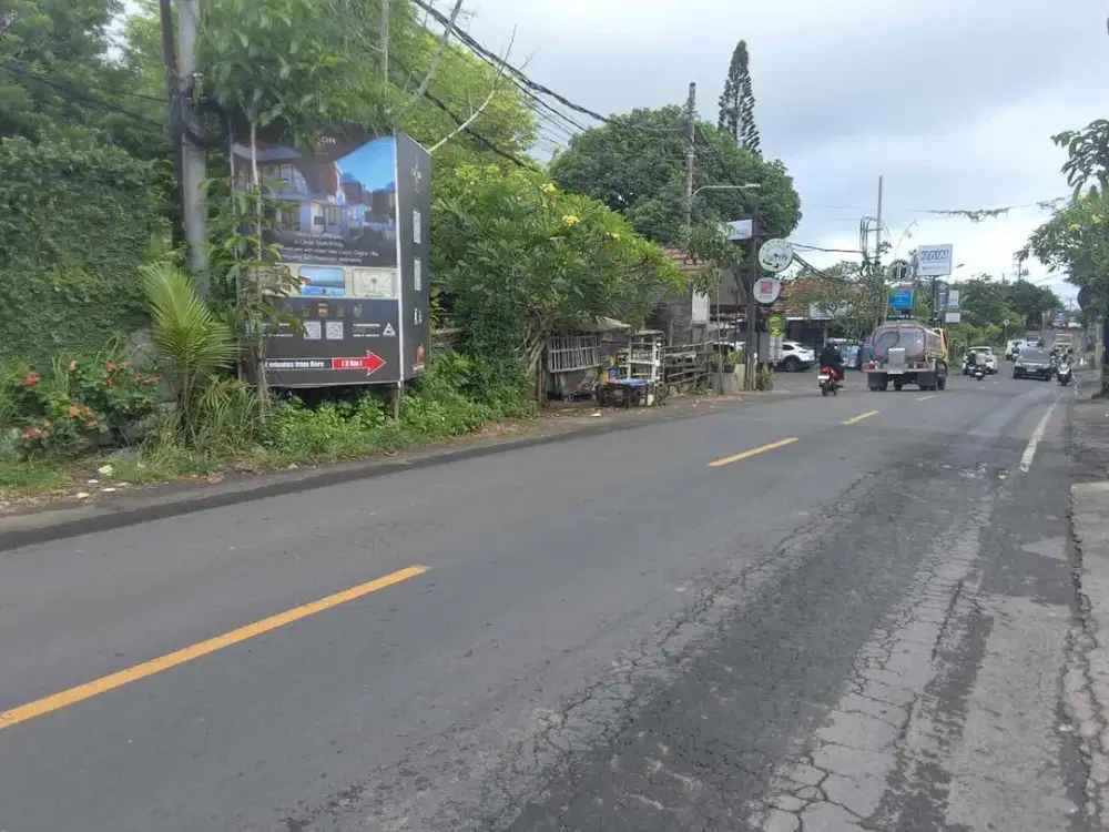 tanah sewa 10are terletak di jalan utama uluwatu pecatu labuansait