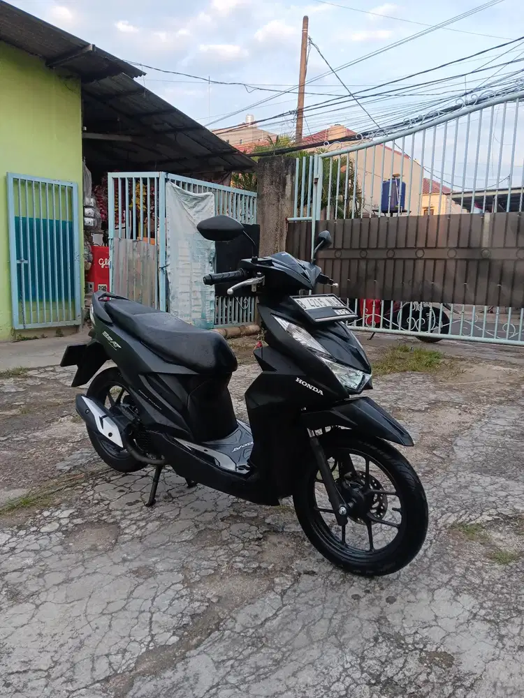 Beat deluxe 2022 lengkap hidup low km