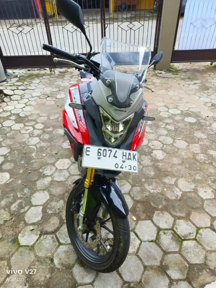 Honda CB150X km baru 2 ribuan