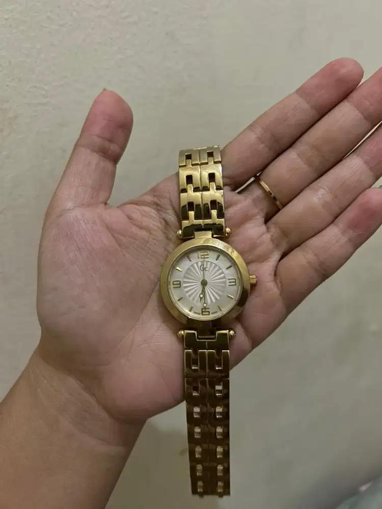 Jam guess collection gold