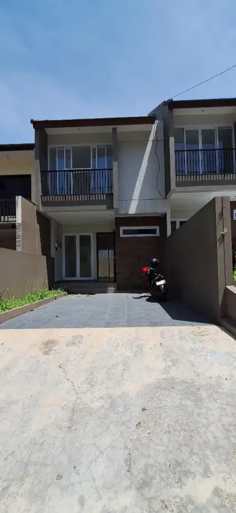 Dijual rumah baru dikomplek ciwaruga dekat polban gegerkalong