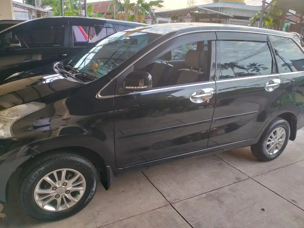 Daihatsu Xenia 2013 Bensin, kondisi istimewa low km.