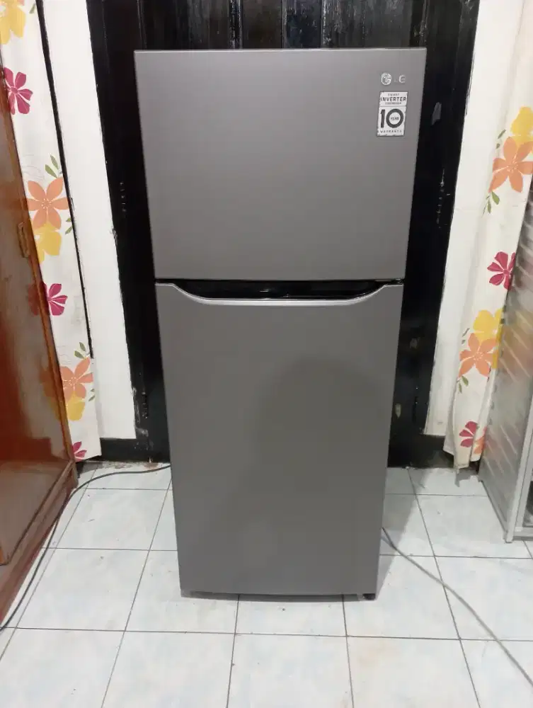 Kulkas 2 pintu LG inverter