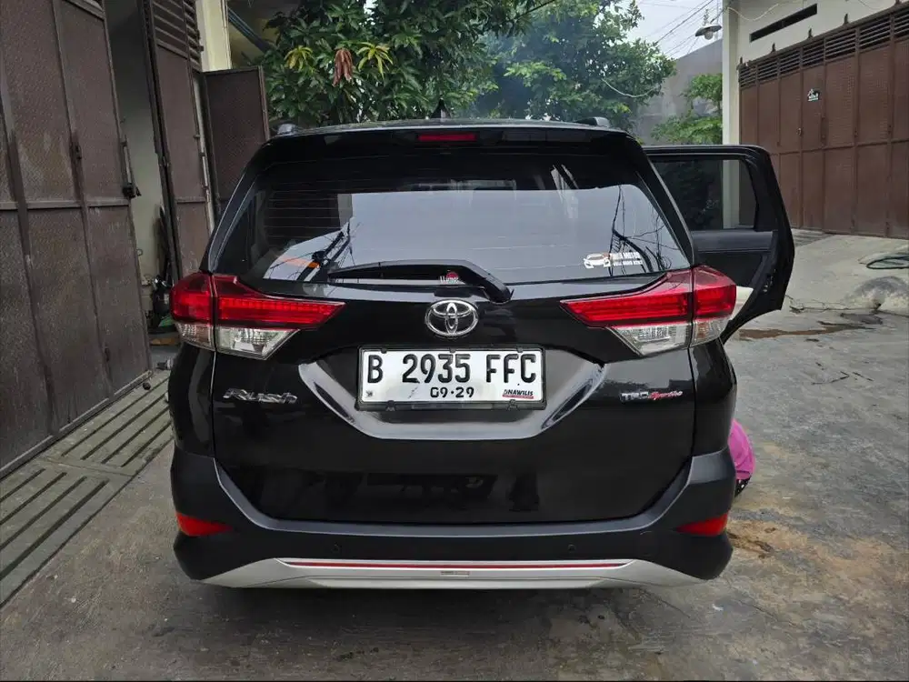Toyota Rush TRD Sportivo Matic AT Tahun 2019 Hitam , 2018