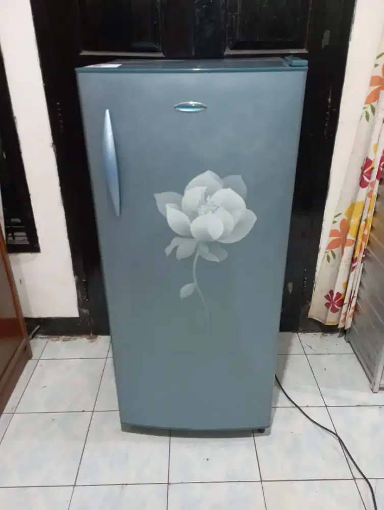 Kulkas 1 pintu polytron belleza