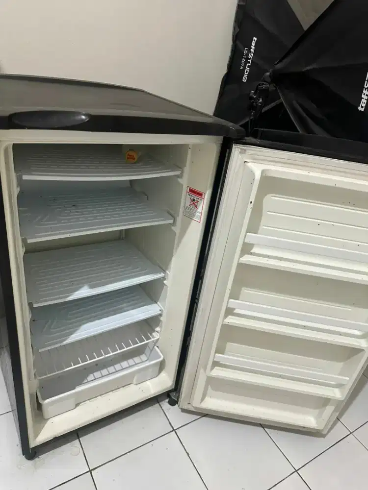 kulkas Sharp 1 pintu