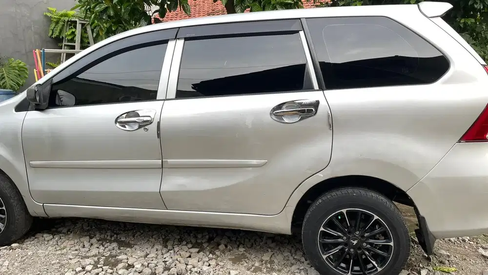 Daihatsu Xenia 2012 Bensin