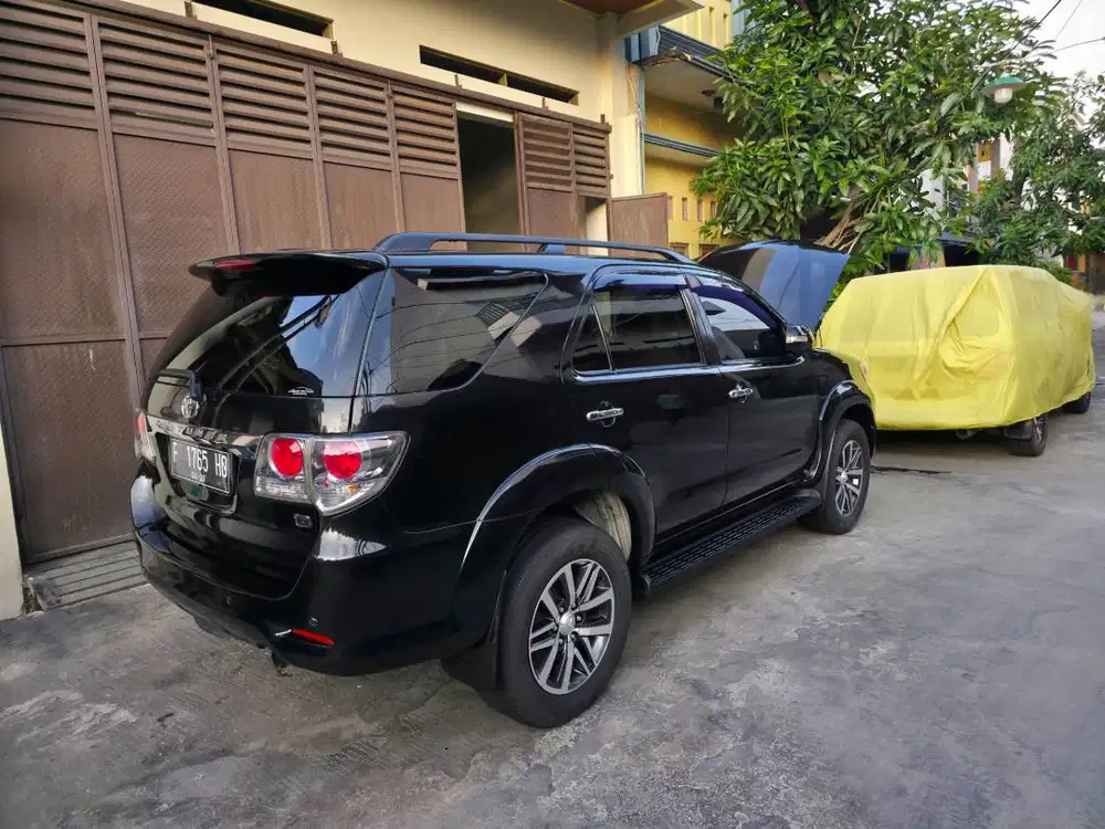 Toyota Fortuner G Diesel Solar 2500cc Manual MT Tahun 2012 Hitam, 2013