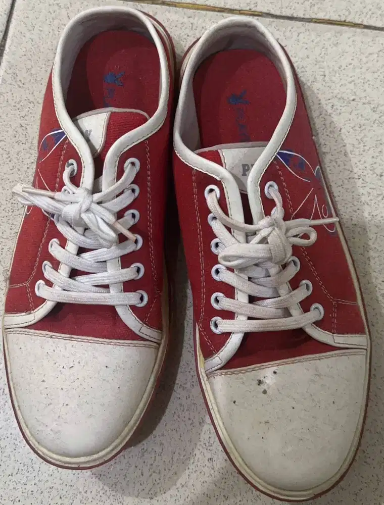 Sepatu Sneaker Merah PB