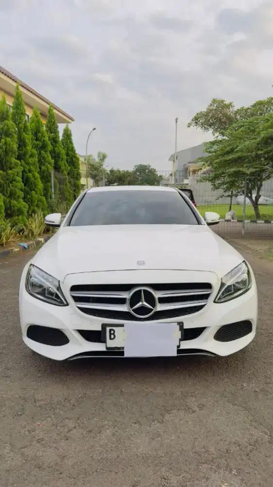 Mercedes-Benz C200 2016 Bensin