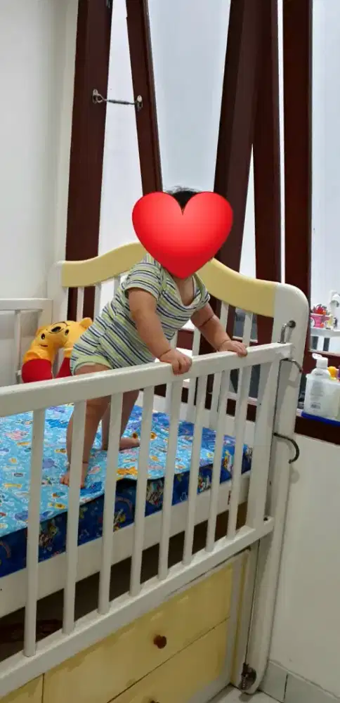 Ranjang bayi full kayu