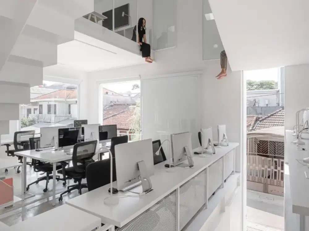 Rumah Komersil Kantor Usaha Murah Burangrang dekat Turangga