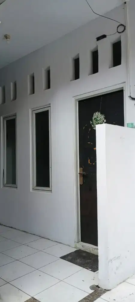 Di kontrakan rumah 2 lantai