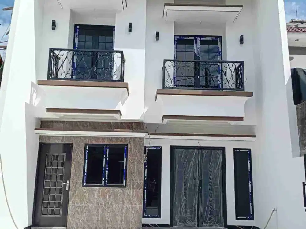 Rumah Baru 2,5 Lantai Siap Huni di Duren Sawit, Jakarta Timur