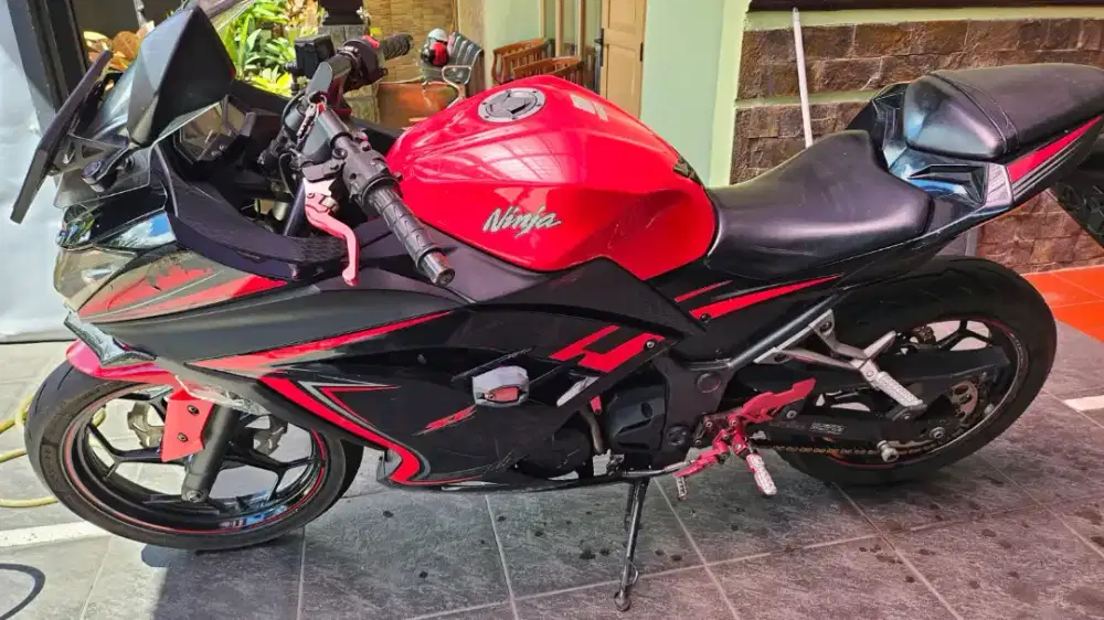 Ninja 250 fi SE 2015 Passion Red