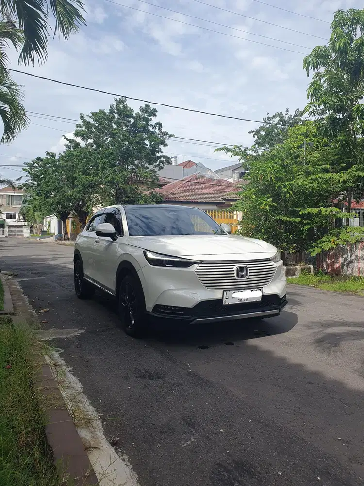 HRV/HR-V 2023 Akhir SE 1.5 Matic Km 32rb Warna Putih Plat L Full Ori