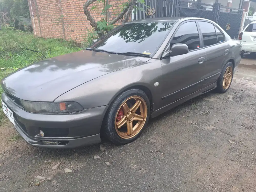 Galant Hiu manual tahin 2000