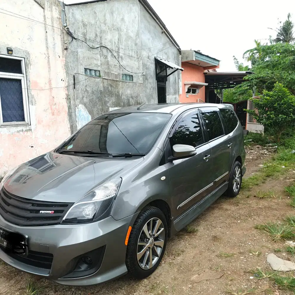 Nissan Grand livina 2011 Bensin