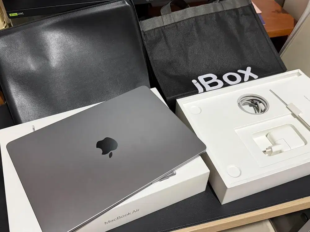Dijual Macbook Air M2 512gb iBox