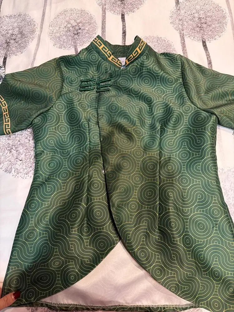 Preloved cny top wanita merek wearing ins