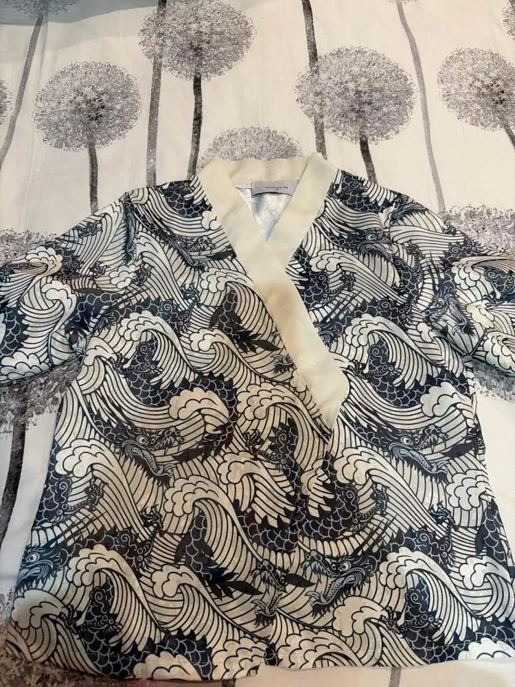 Preloved cny top wanita merek wearing ins