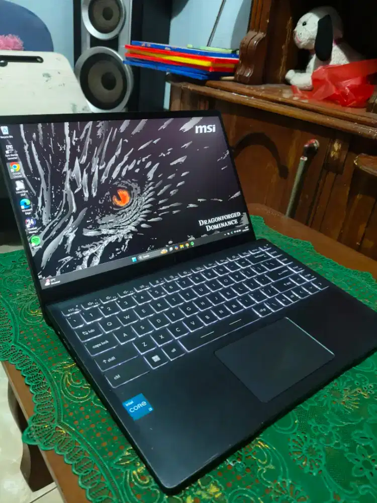 Laptop bekas MSI Modern 14