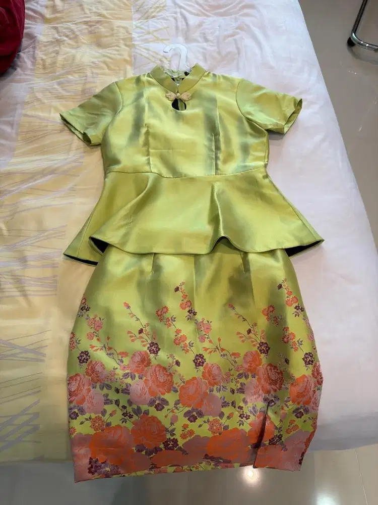 Preloved top n skirt merek the allure