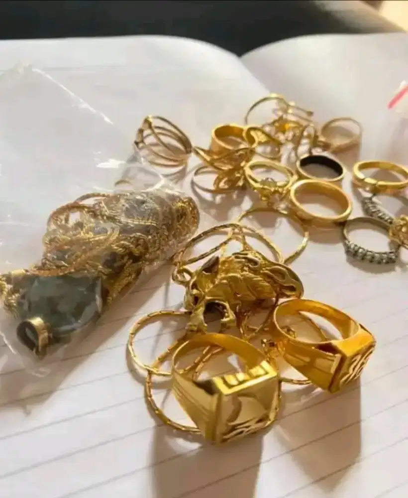 Menerima jual beli emas tampa surat dari tokoh lain yang