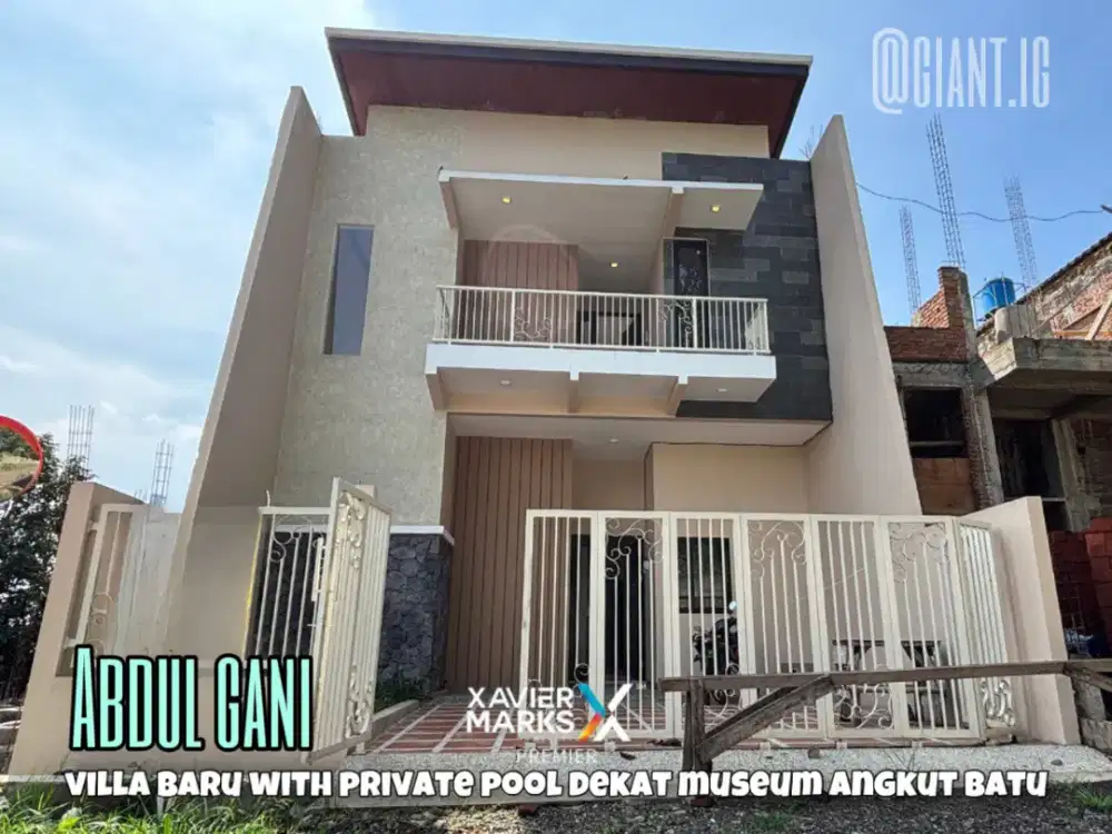 Villa Baru dengan Private Pool dan Rooftop di Abdul Gani Batu Malang