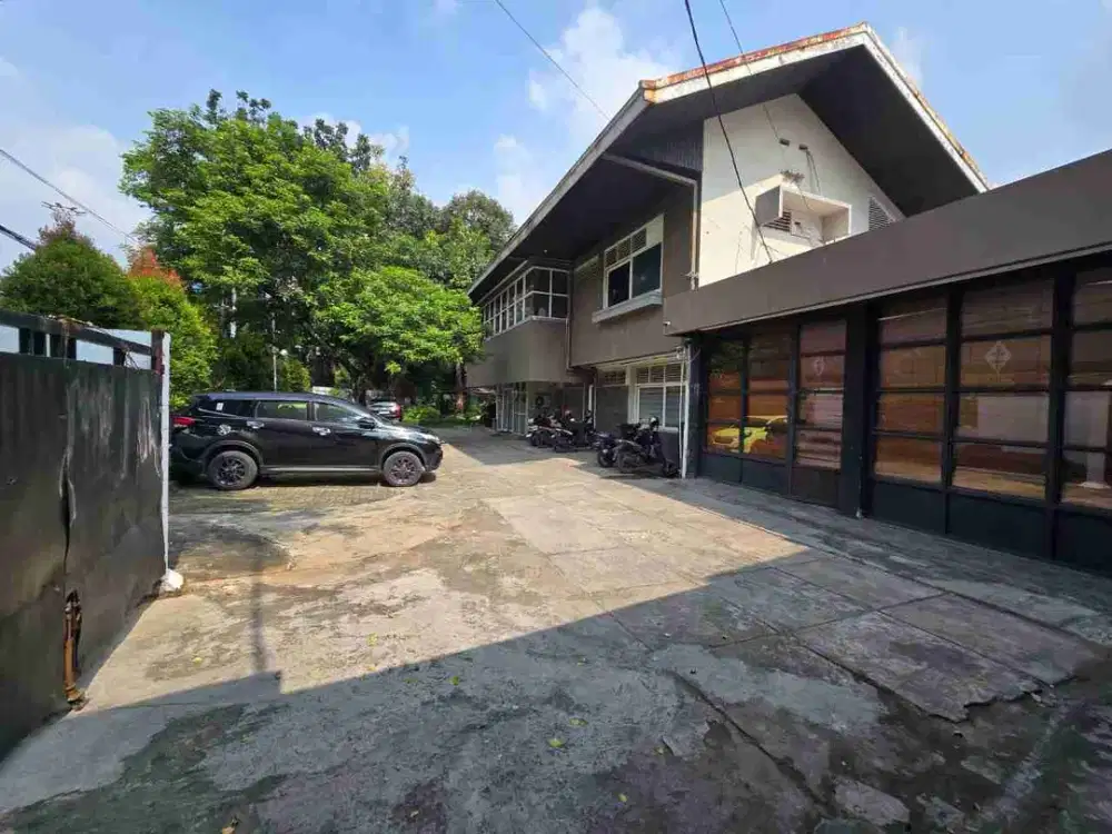 TURUN HARGA
FOR SALE
RUMAH KANTOR
ZONA KOMERSIAL
COCOK UNTUK USAHA
DI AREA BRAWIJAYA KEBAYORAN BARU
SHM
Lt. 1017m2
Lb. 452m2
2 lantai
3 ruang kerja
3 kamar mandi
Pos security
Taman
Izin bisa 5 lantai
Carport 12 mobil

Harga 70M > 62.5M > 58M > 55