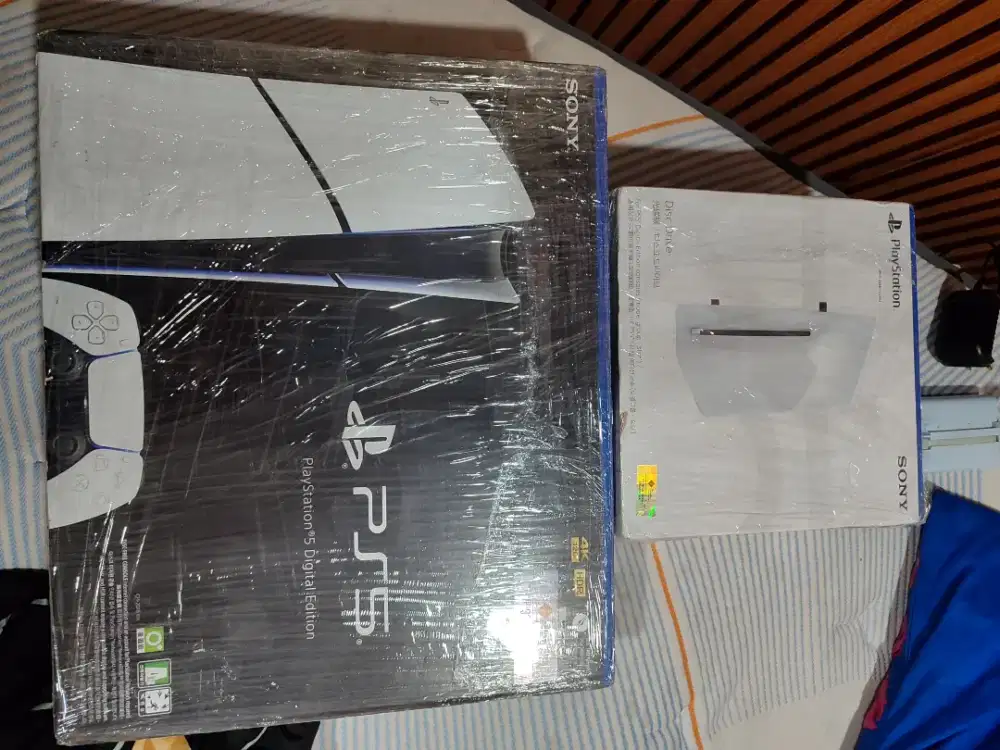 PS5 slim + disc drive