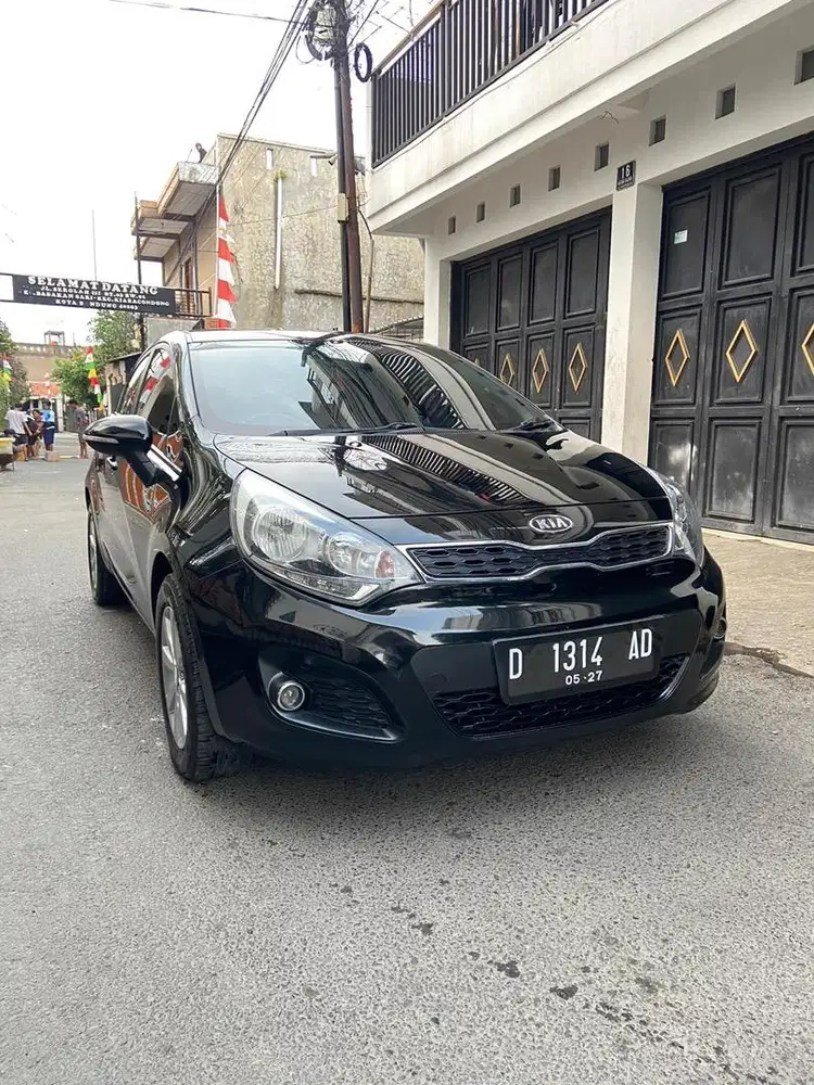 Kia rio SE matic 2012 istimewa siap pake